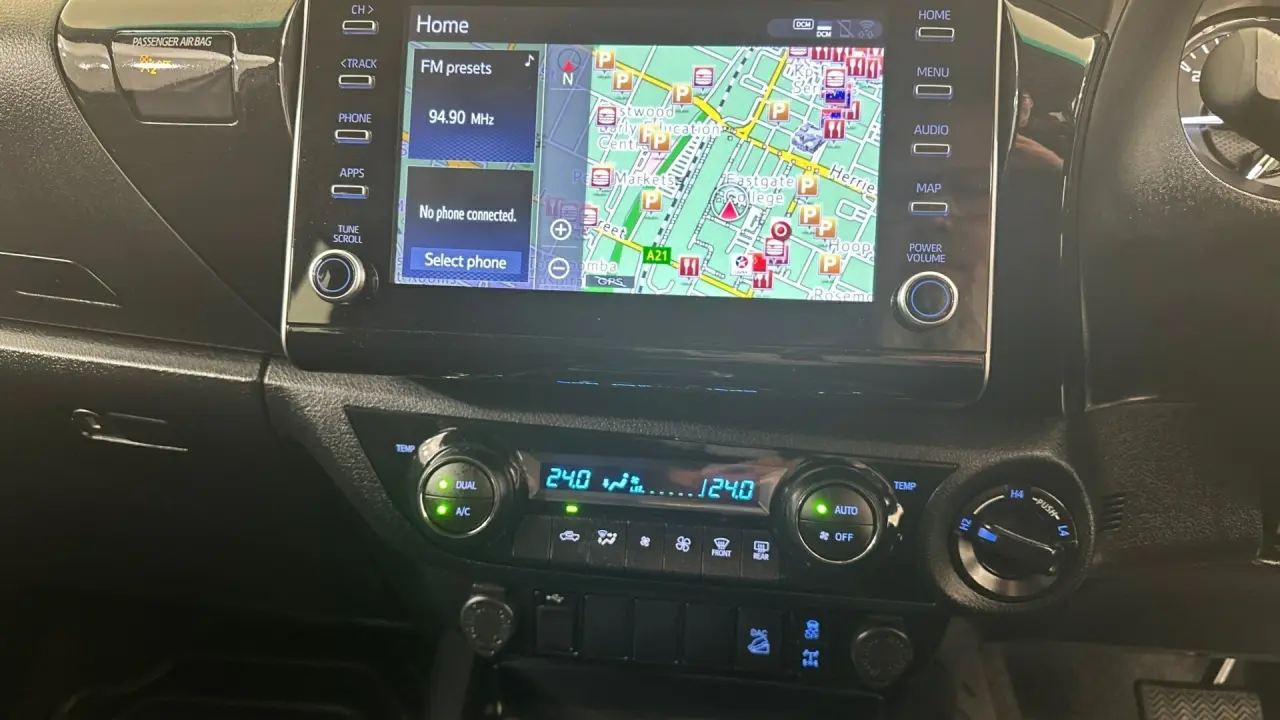 2023 Toyota Hilux Gallery Image 13
