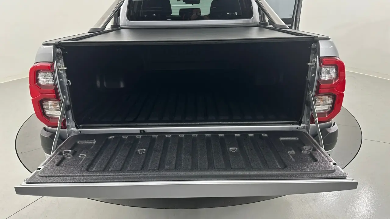 2023 Toyota Hilux Gallery Image 18