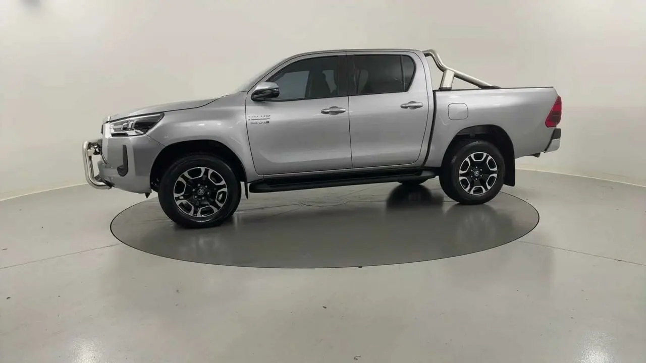 2023 Toyota Hilux Gallery Image 2