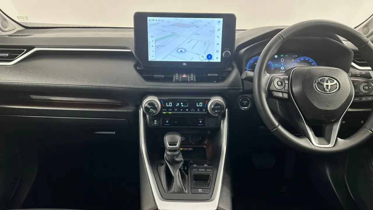 2025 Toyota RAV4 Gallery Image 11