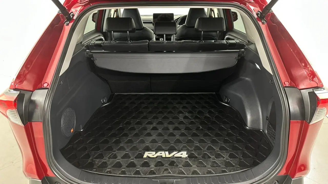 2025 Toyota RAV4 Gallery Image 18