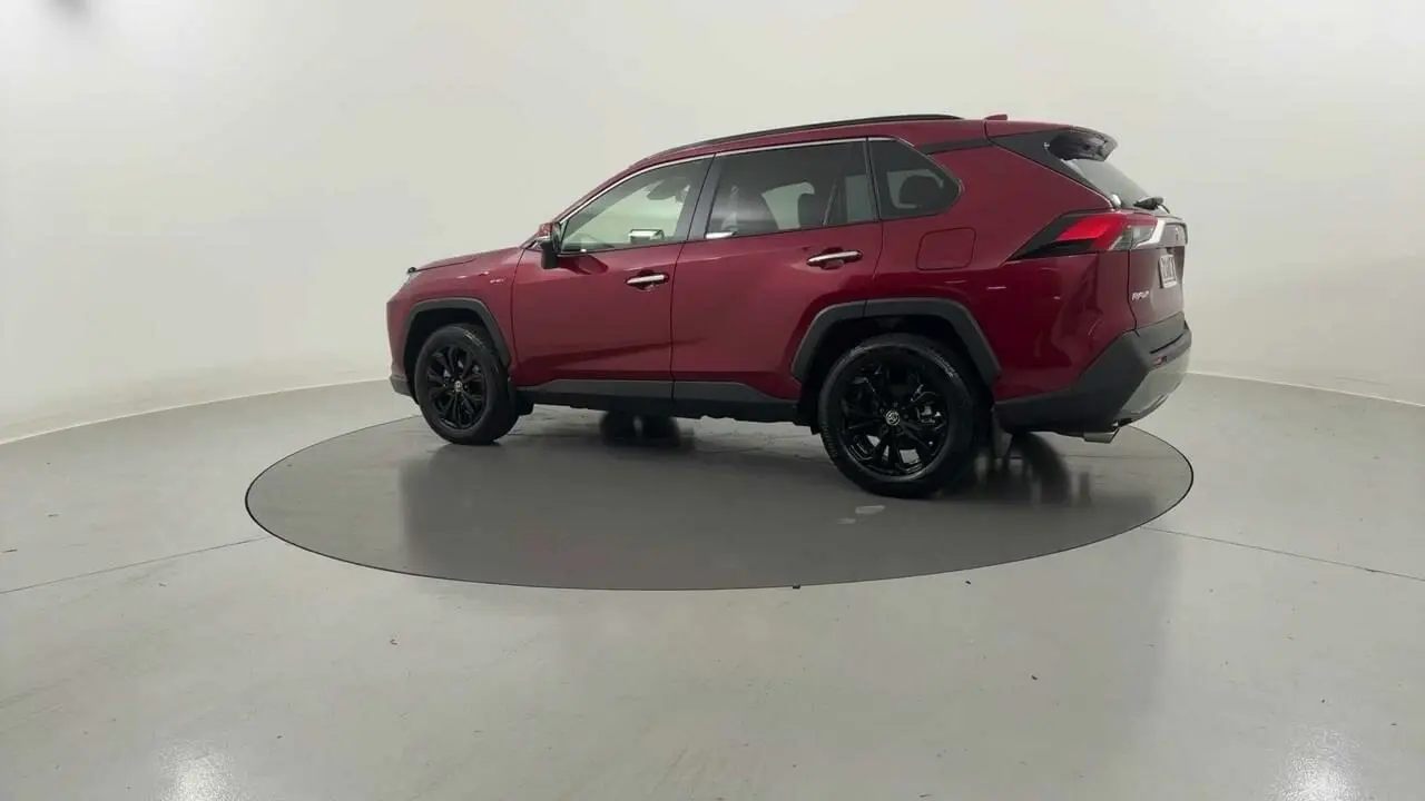 2025 Toyota RAV4 Gallery Image 3