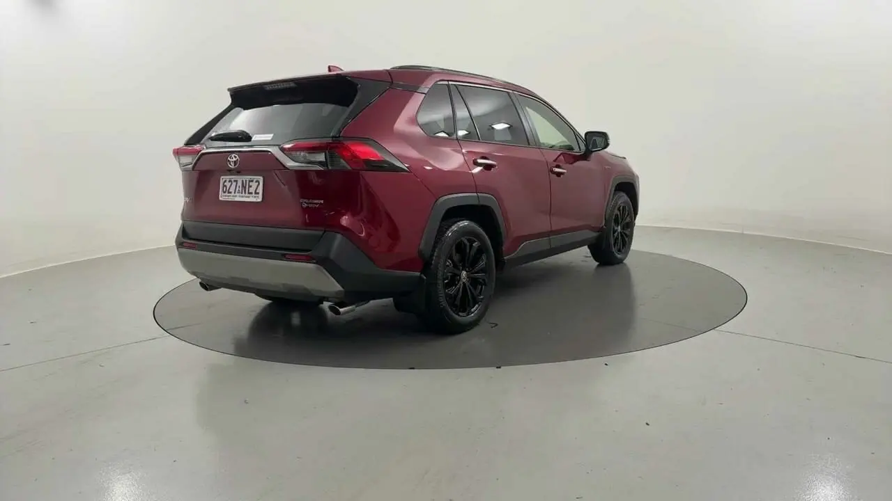 2025 Toyota RAV4 Gallery Image 5