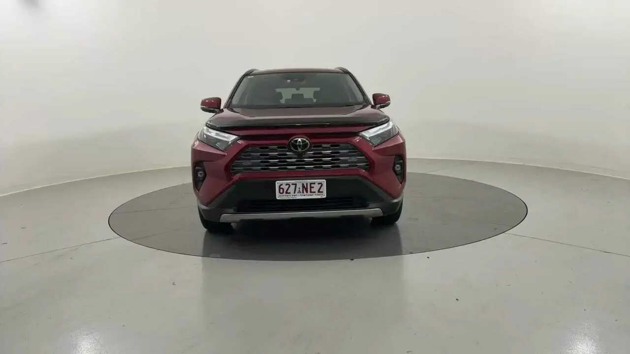 2025 Toyota RAV4 Gallery Image 8