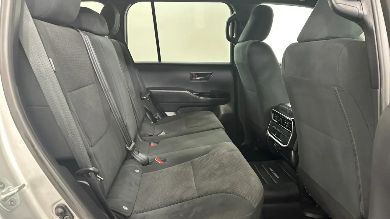 2022 Toyota Landcruiser Gallery Image 11