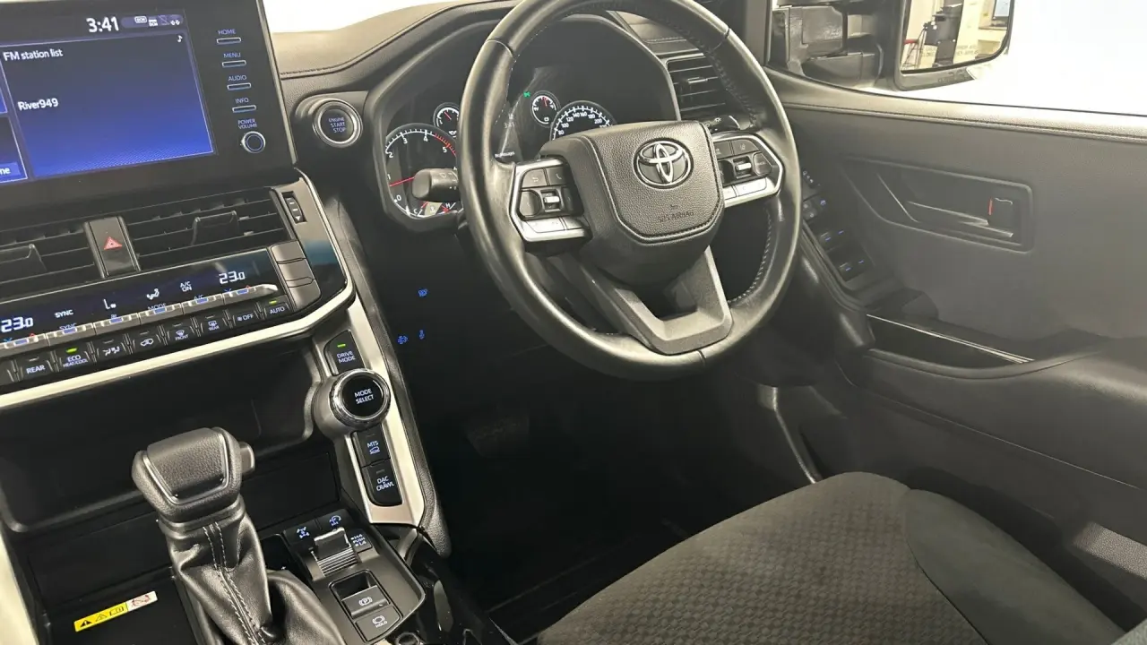 2022 Toyota Landcruiser Gallery Image 14