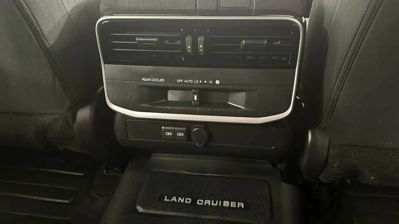2022 Toyota Landcruiser Gallery Image 17