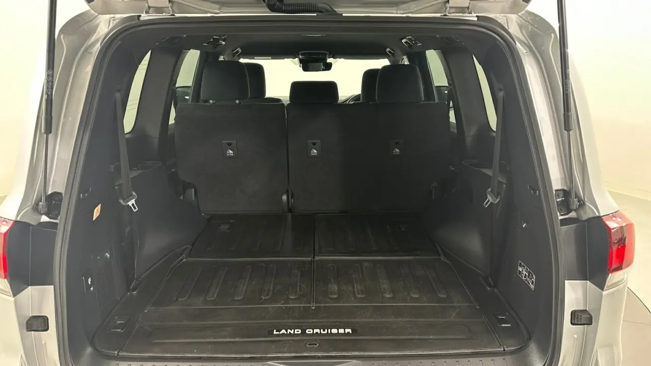 2022 Toyota Landcruiser Gallery Image 18