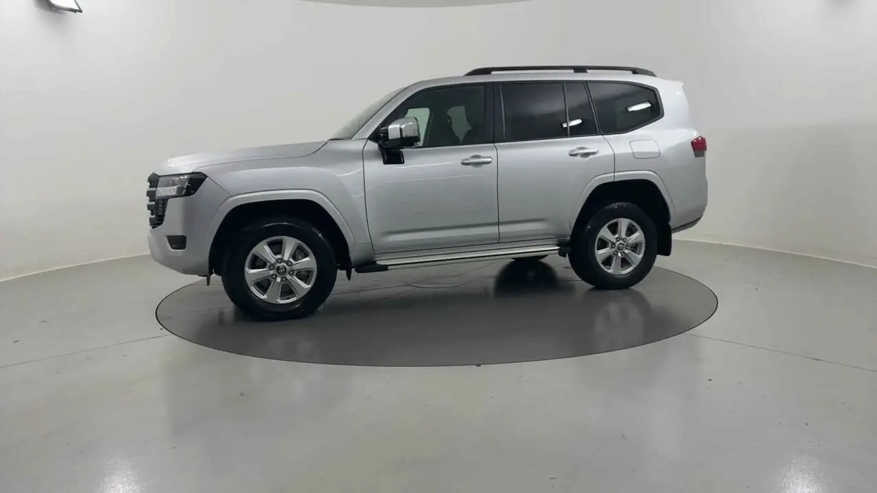 2022 Toyota Landcruiser Gallery Image 2