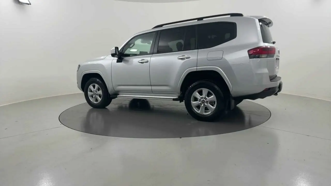 2022 Toyota Landcruiser Gallery Image 3