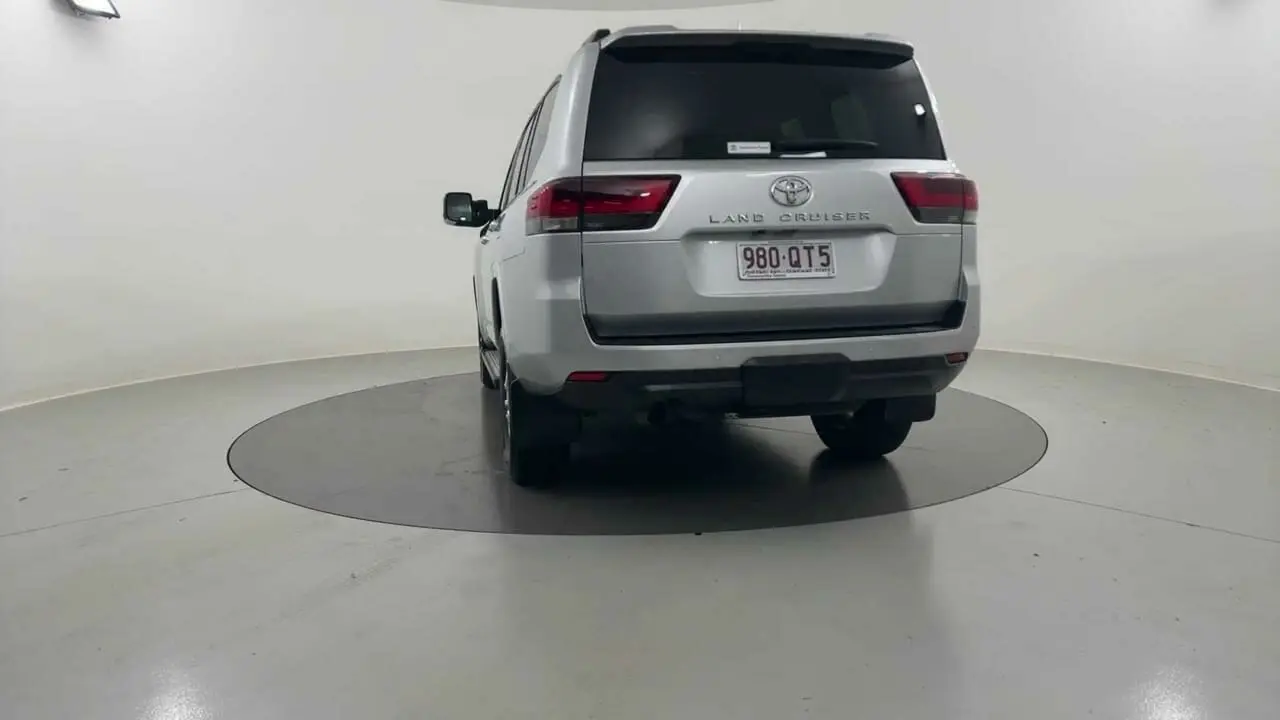 2022 Toyota Landcruiser Gallery Image 4