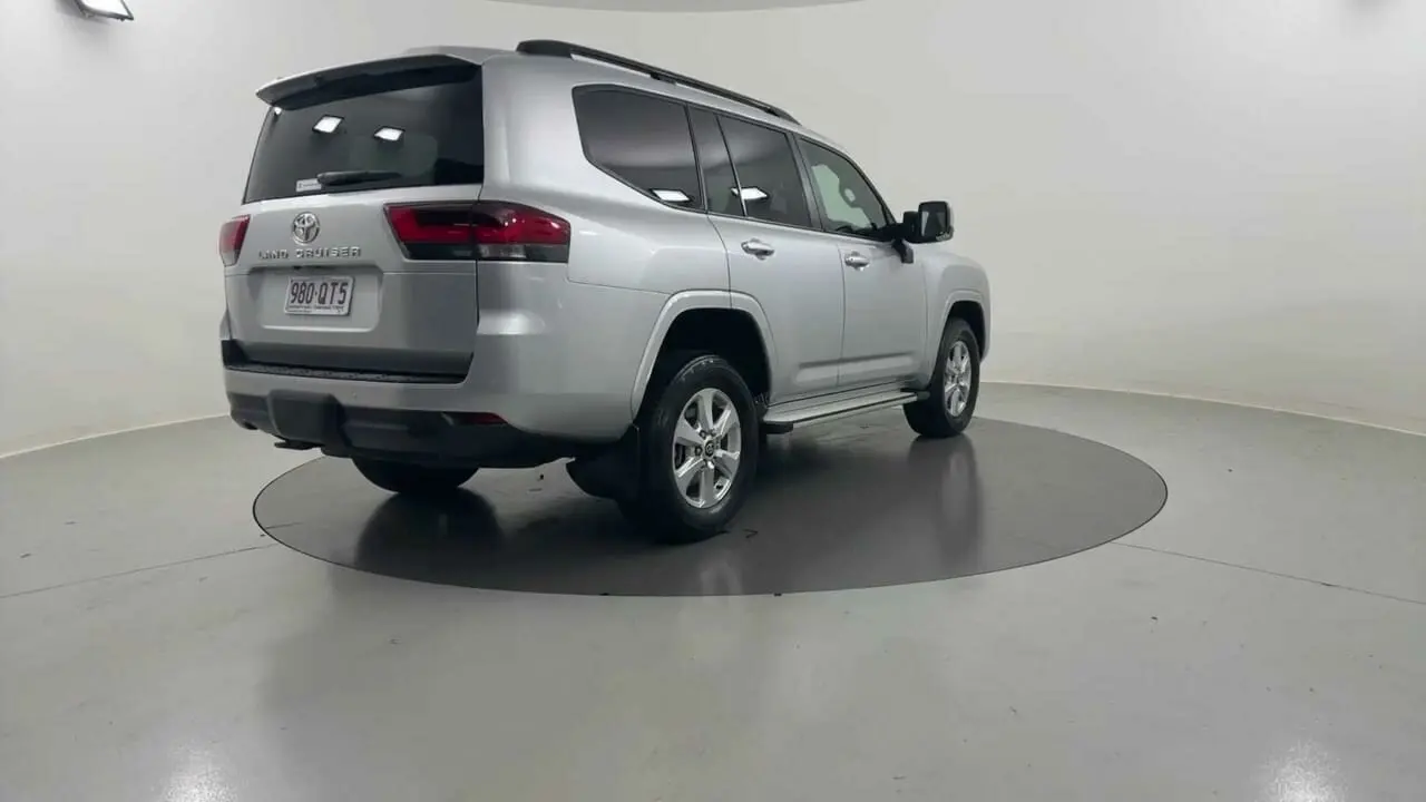 2022 Toyota Landcruiser Gallery Image 5
