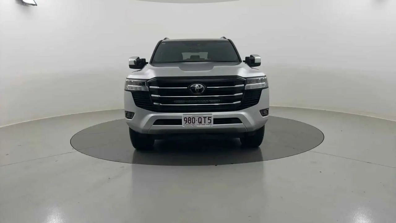 2022 Toyota Landcruiser Gallery Image 8