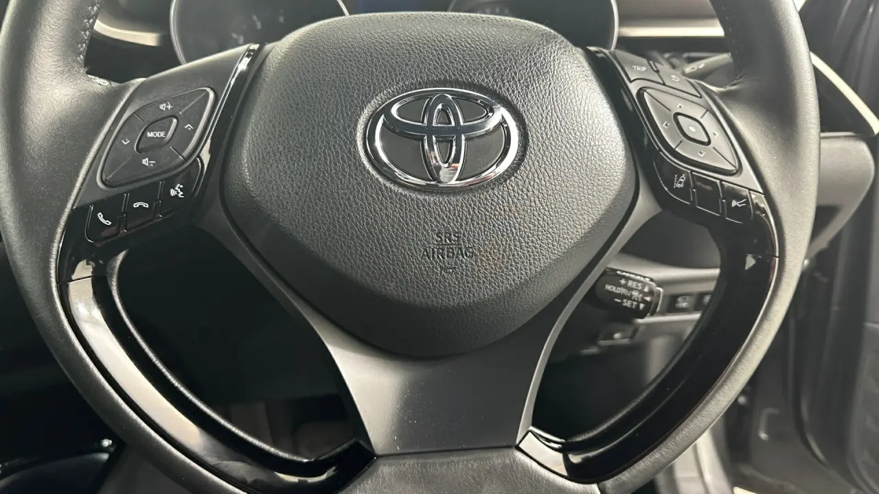 2023 Toyota C-HR Gallery Image 12