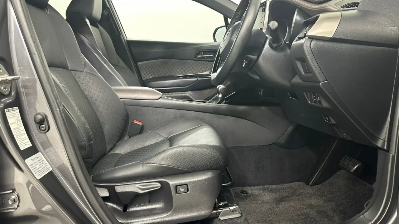 2023 Toyota C-HR Gallery Image 14