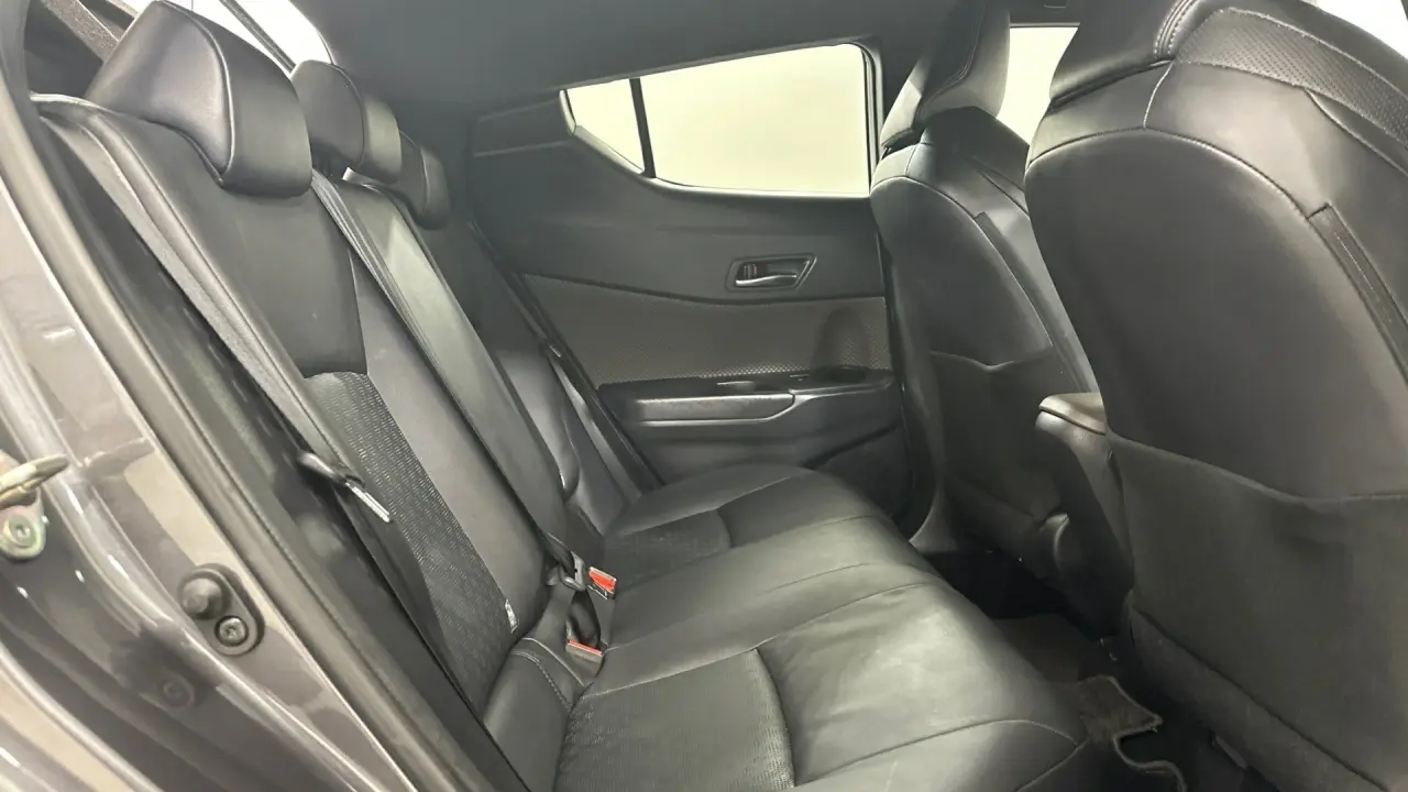 2023 Toyota C-HR Gallery Image 17