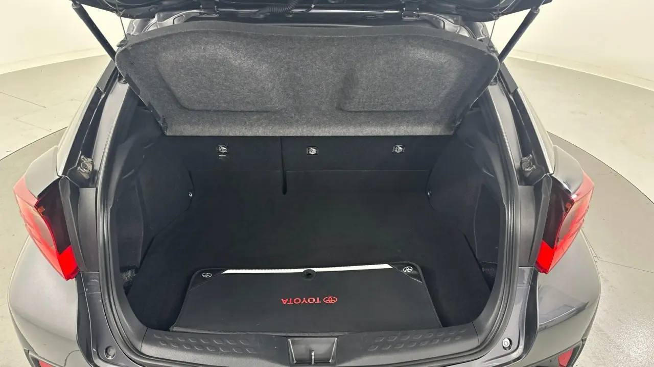 2023 Toyota C-HR Gallery Image 19