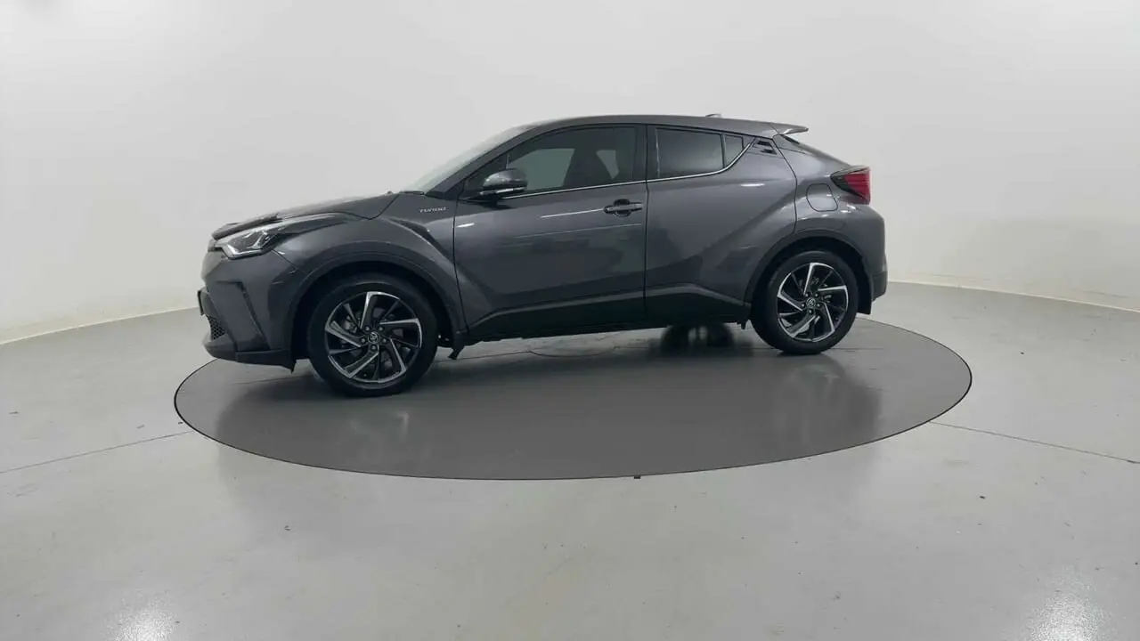 2023 Toyota C-HR Gallery Image 2