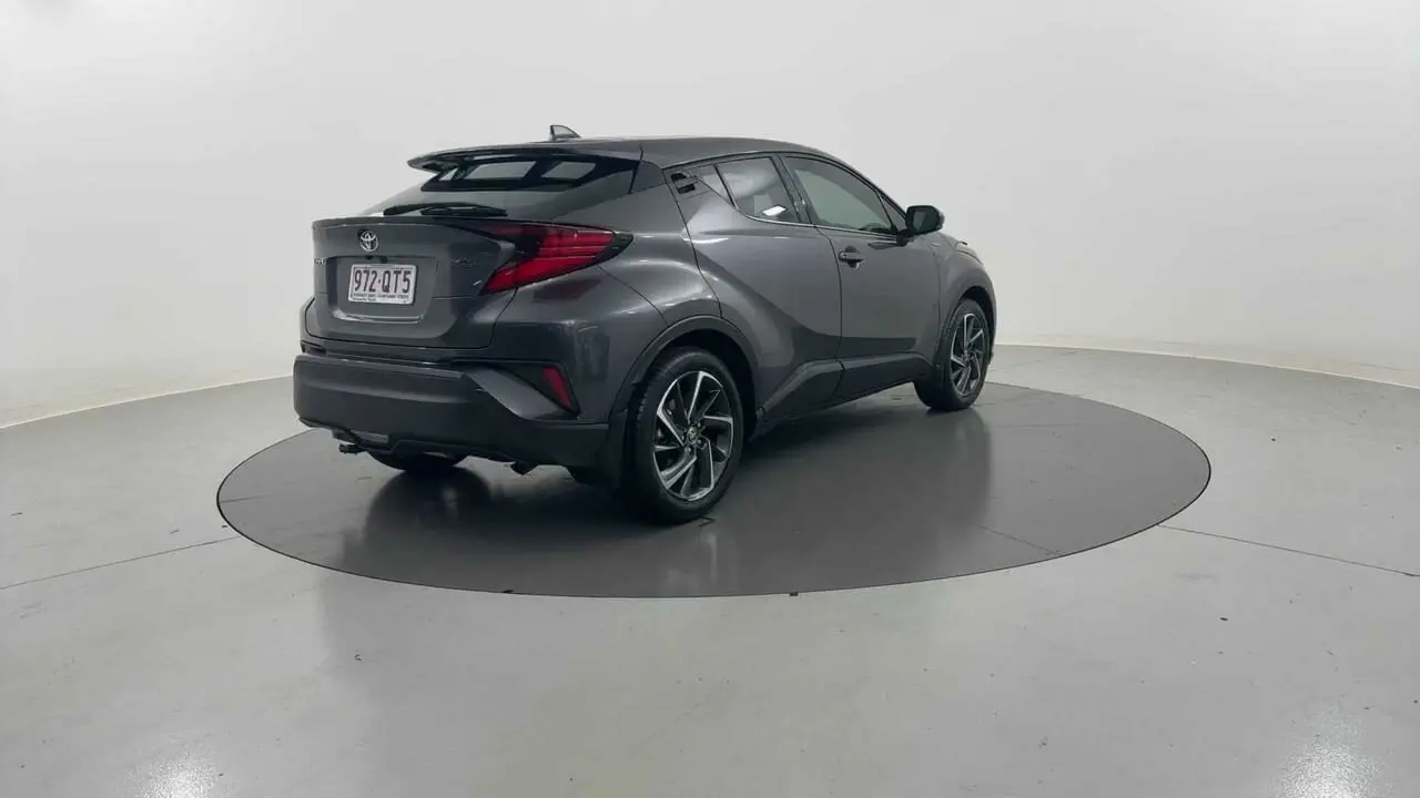 2023 Toyota C-HR Gallery Image 5