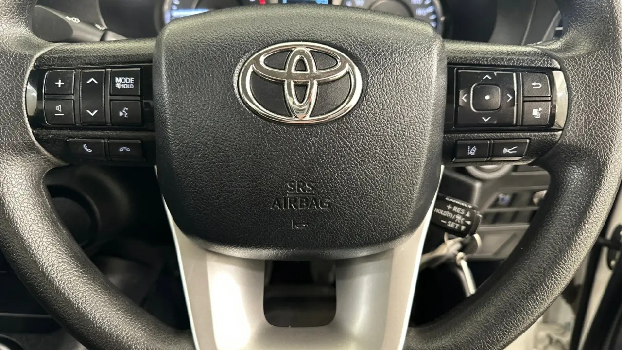 2023 Toyota Hilux Gallery Image 11