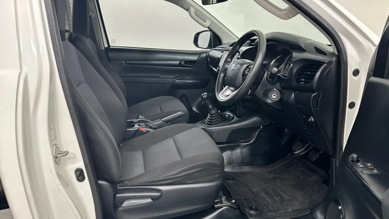 2023 Toyota Hilux Gallery Image 13