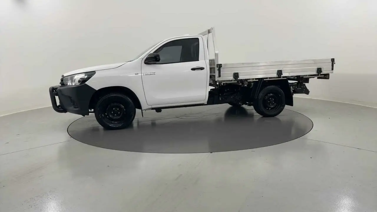 2023 Toyota Hilux Gallery Image 2
