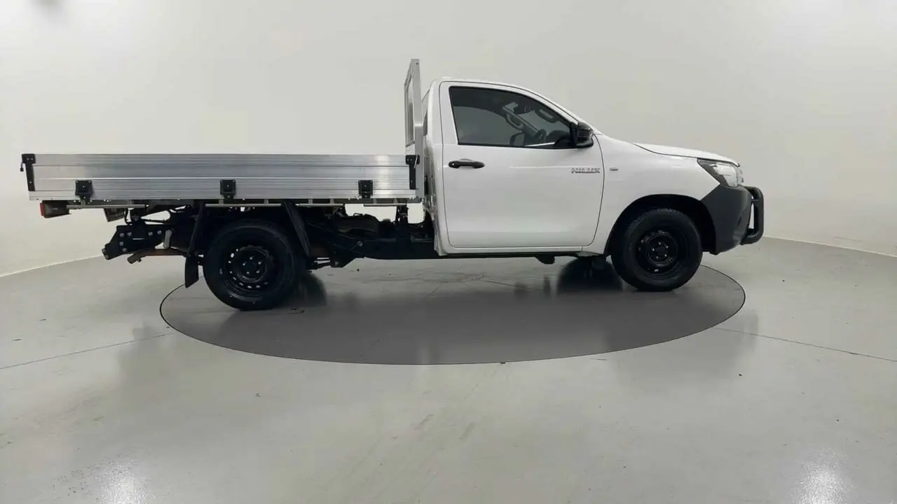 2023 Toyota Hilux Gallery Image 6