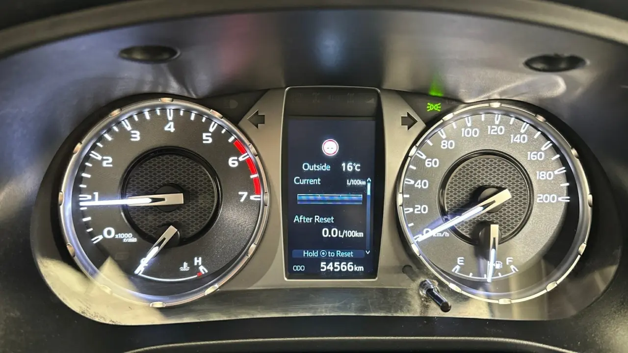 2023 Toyota Hilux Gallery Image 9