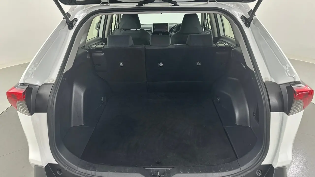 2019 Toyota RAV4 Gallery Image 1