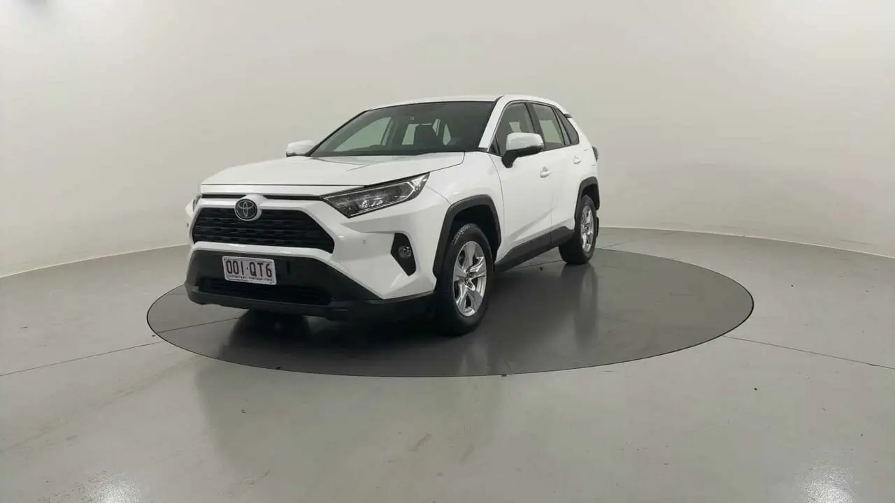 2019 Toyota RAV4 Gallery Image 13
