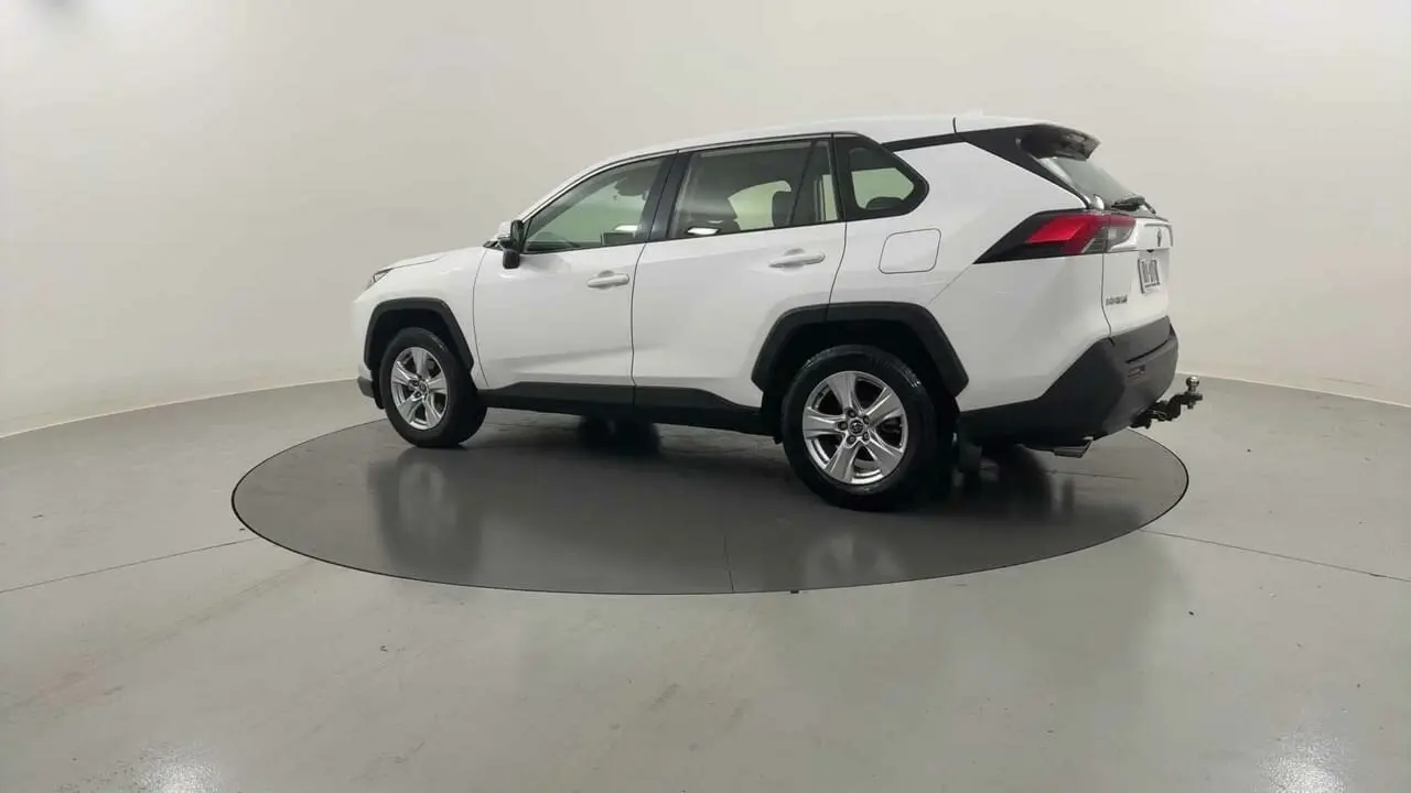 2019 Toyota RAV4 Gallery Image 15