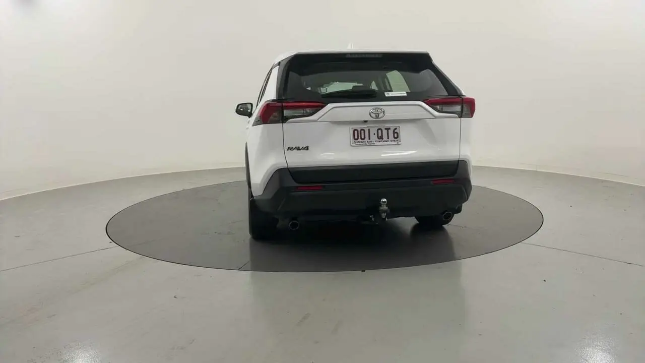 2019 Toyota RAV4 Gallery Image 16