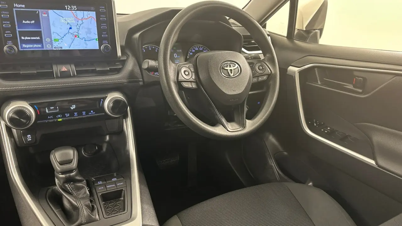 2019 Toyota RAV4 Gallery Image 6