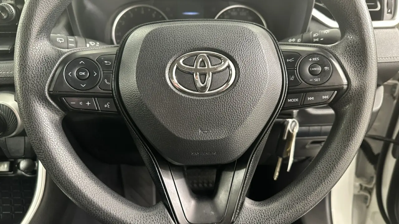 2019 Toyota RAV4 Gallery Image 9