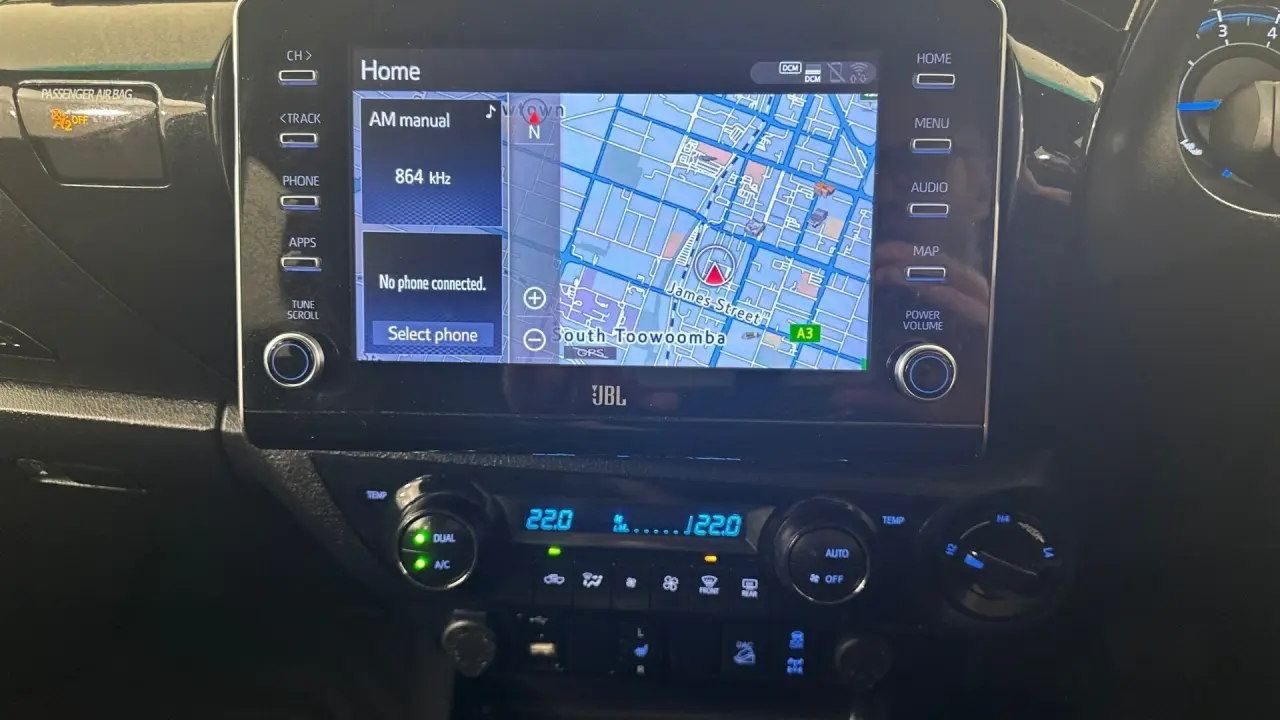 2022 Toyota Hilux Gallery Image 11