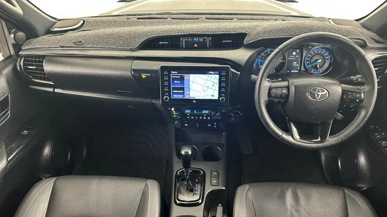 2022 Toyota Hilux Gallery Image 13