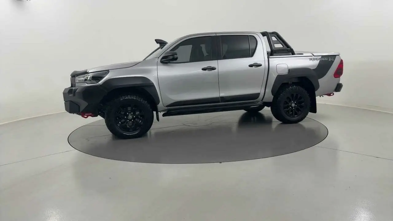 2022 Toyota Hilux Gallery Image 2