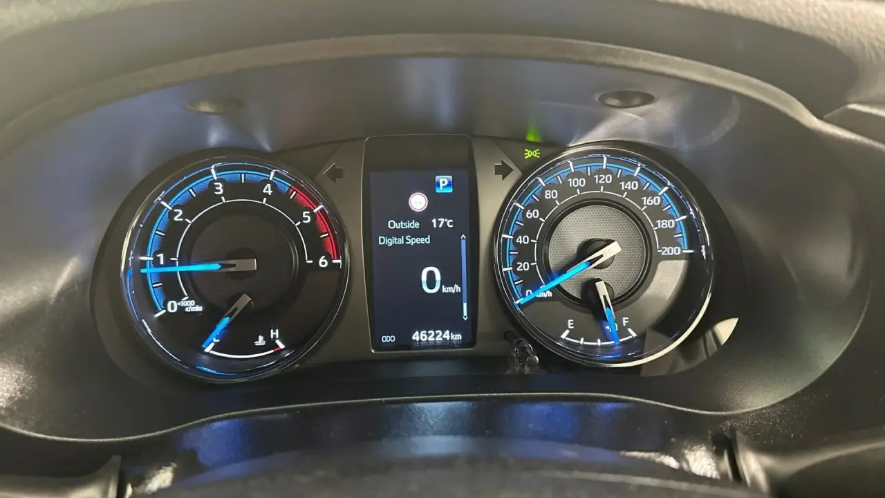 2022 Toyota Hilux Gallery Image 9