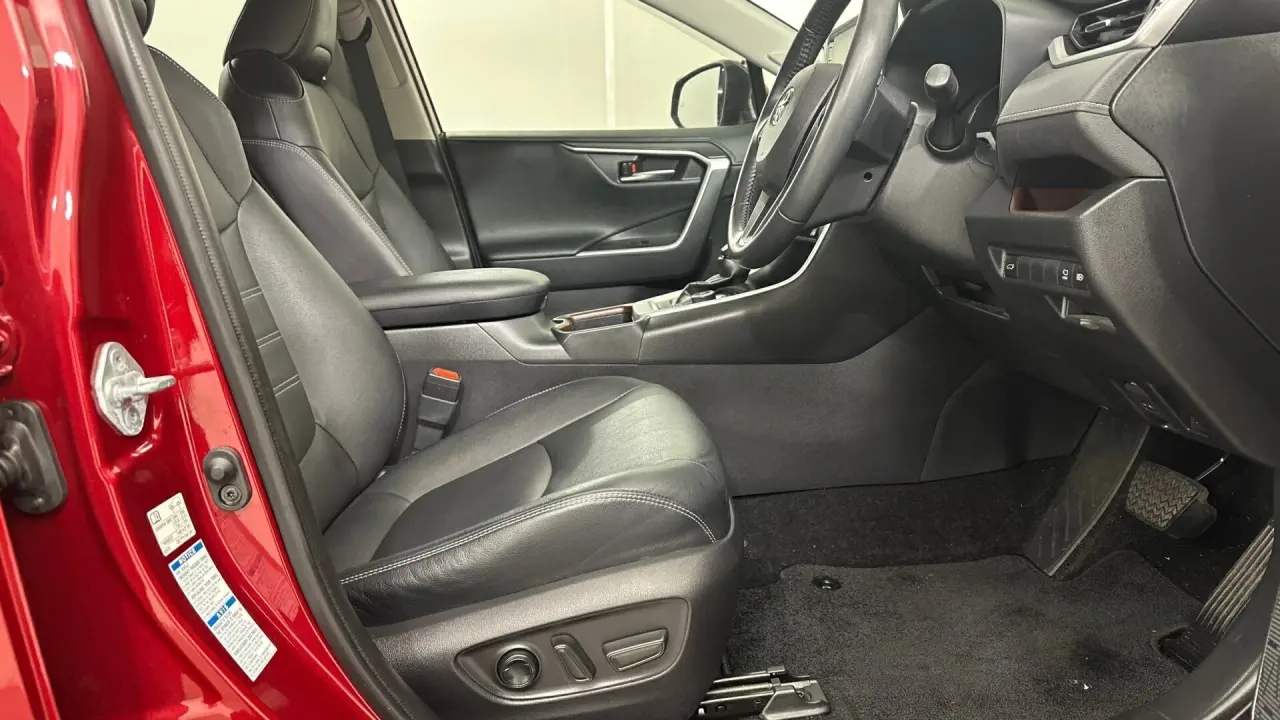 2021 Toyota RAV4 Gallery Image 14