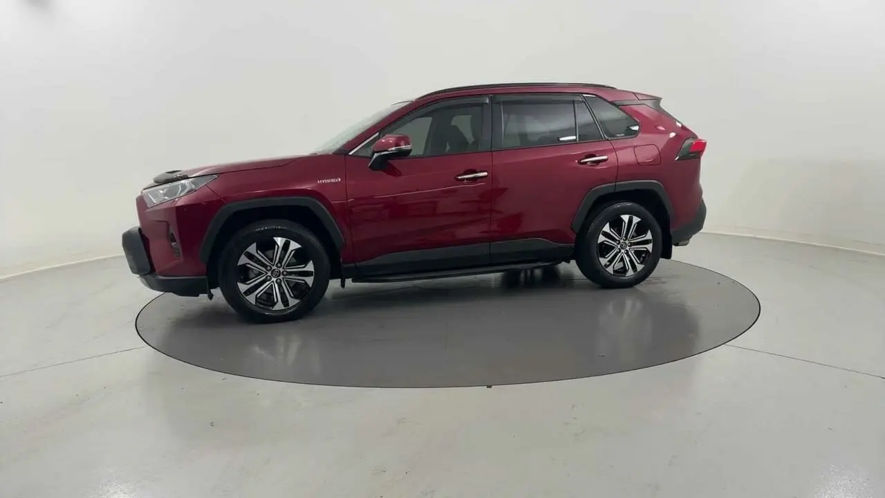2021 Toyota RAV4 Gallery Image 2