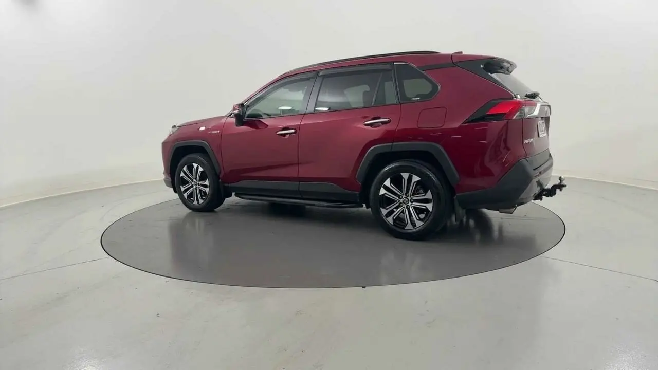 2021 Toyota RAV4 Gallery Image 3