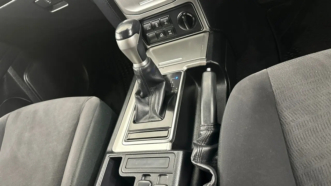 2018 Toyota Landcruiser Prado Gallery Image 14