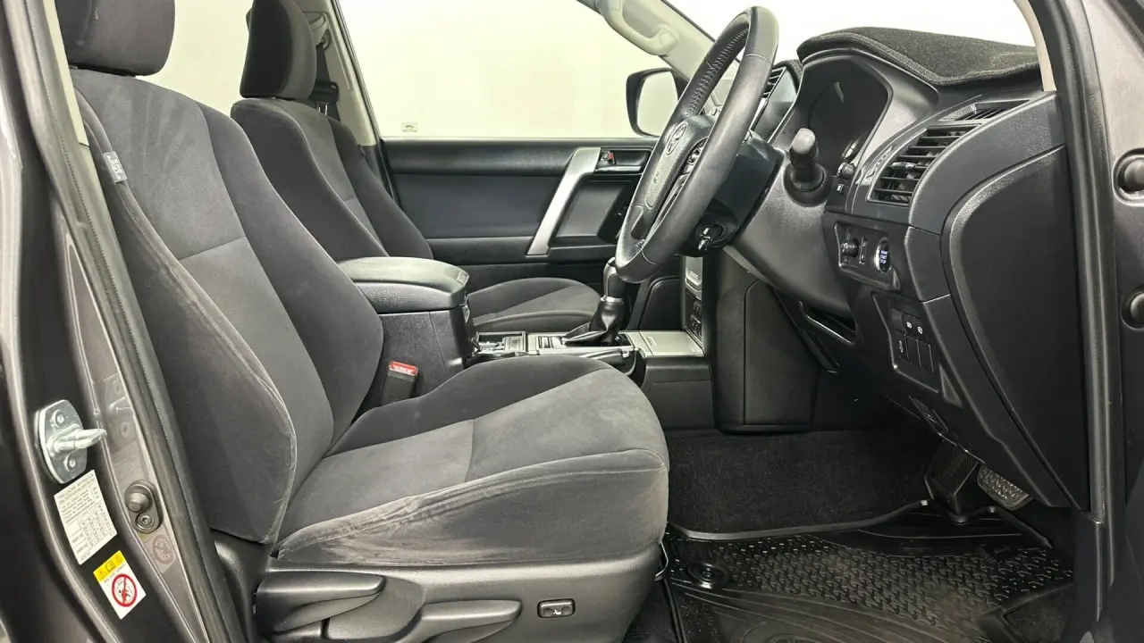 2018 Toyota Landcruiser Prado Gallery Image 15