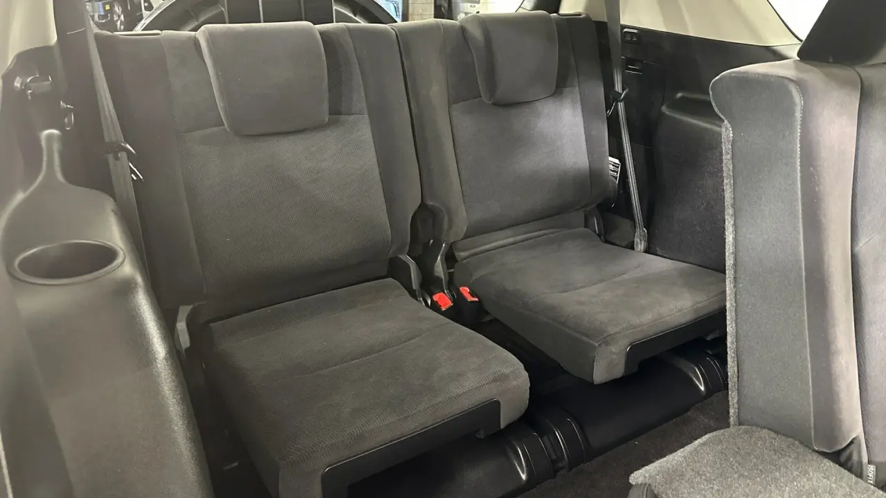 2018 Toyota Landcruiser Prado Gallery Image 19