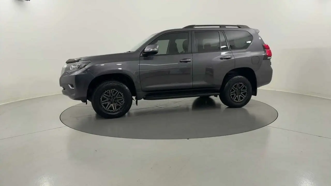2018 Toyota Landcruiser Prado Gallery Image 2