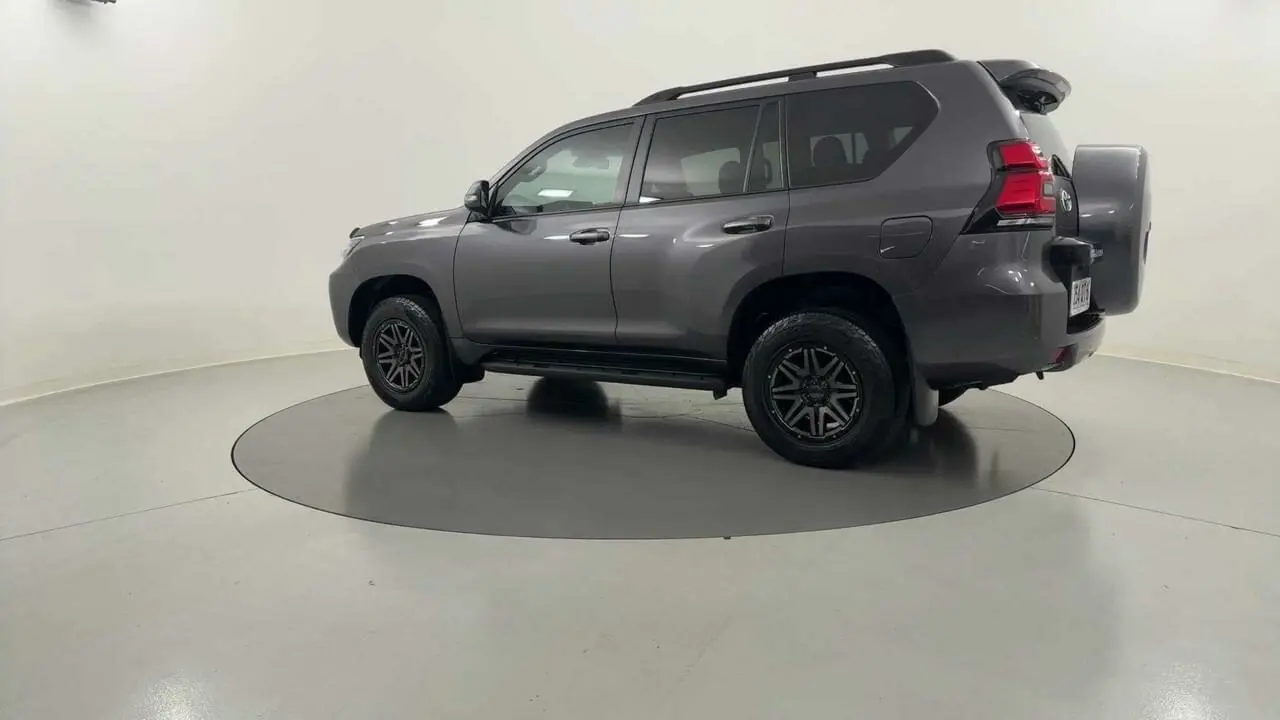 2018 Toyota Landcruiser Prado Gallery Image 3
