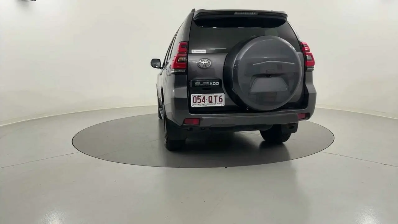 2018 Toyota Landcruiser Prado Gallery Image 4