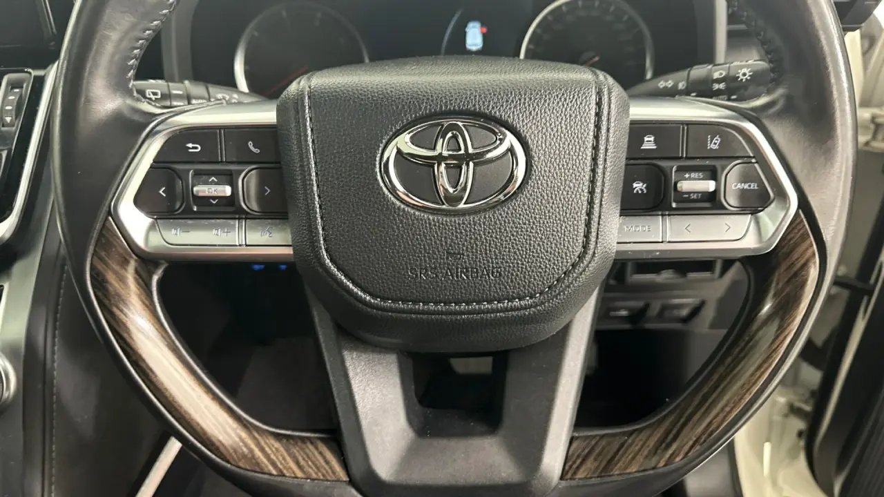 2022 Toyota Landcruiser Gallery Image 10