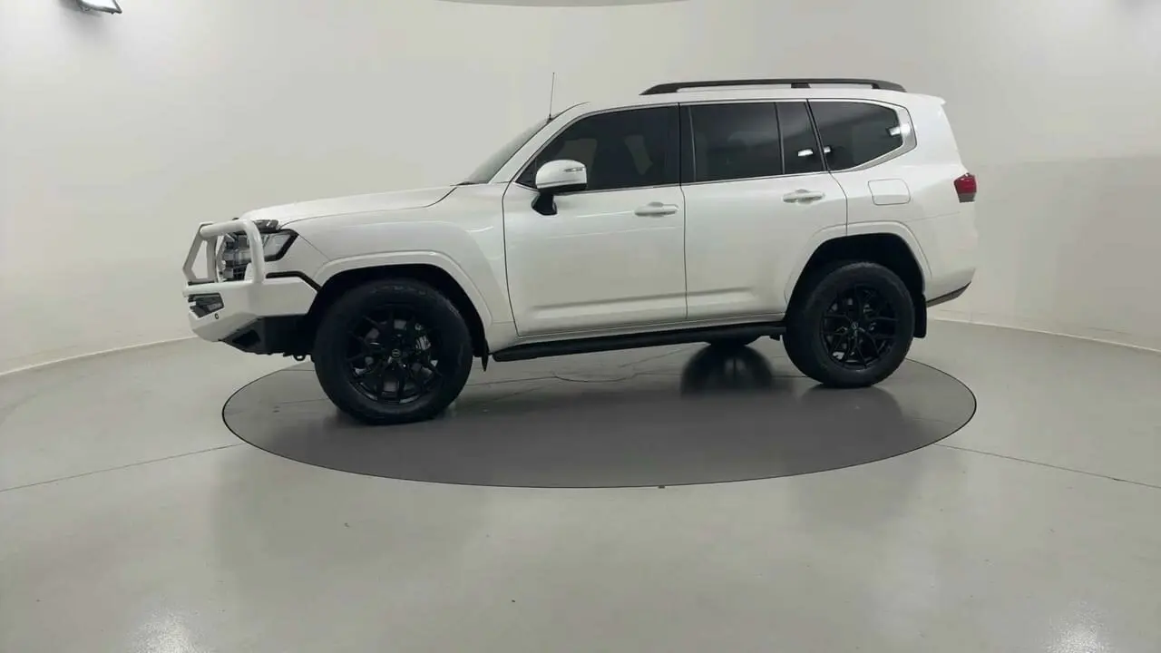 2022 Toyota Landcruiser Gallery Image 2