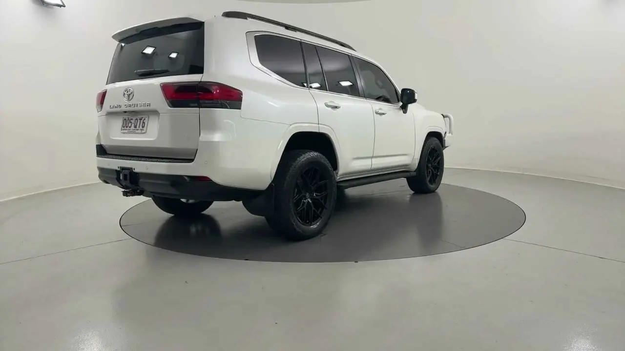 2022 Toyota Landcruiser Gallery Image 5